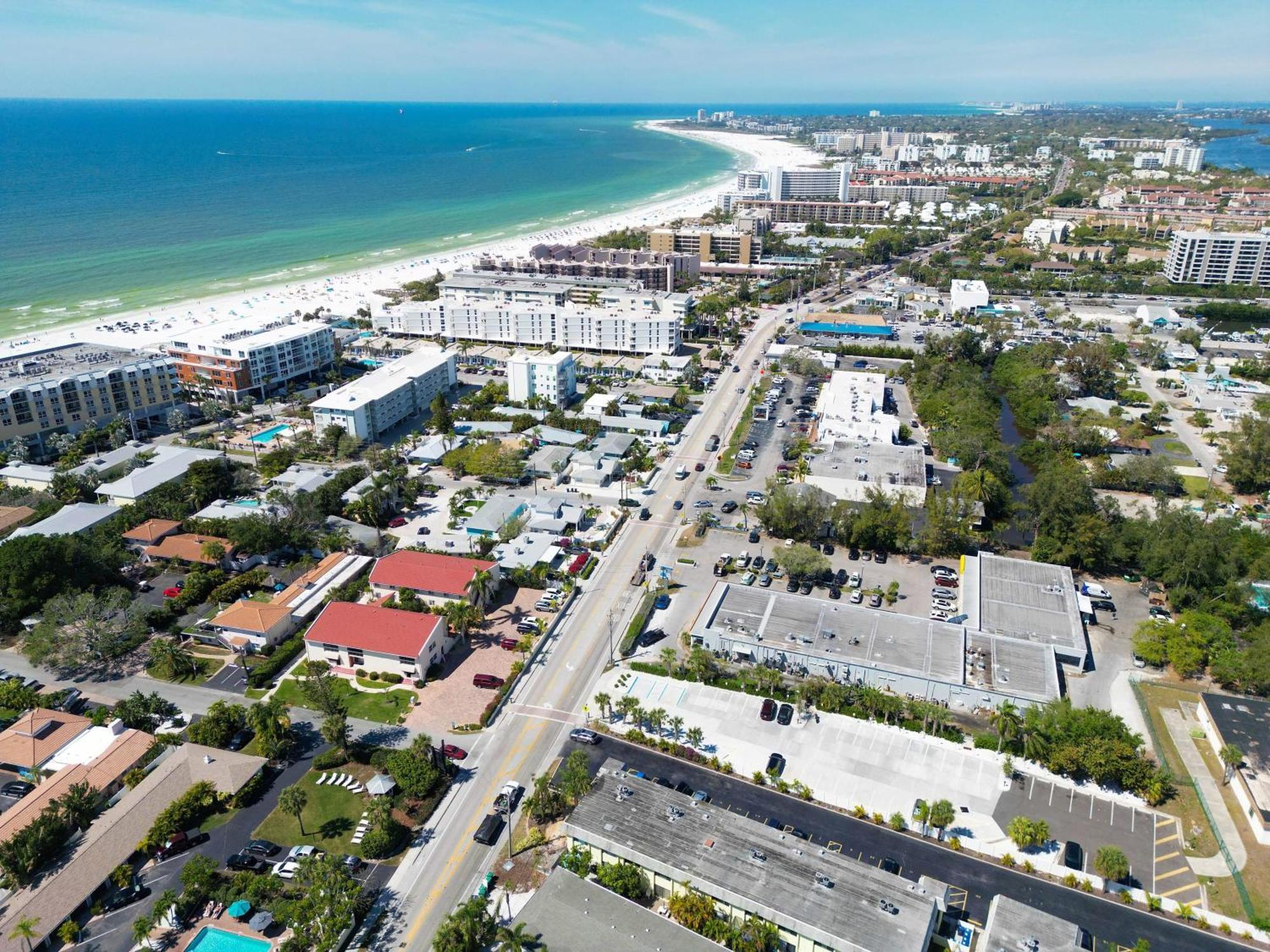 Updated Condo With Pool, Walk To Crescent Beach & Restaurants! Sarasota Exterior foto