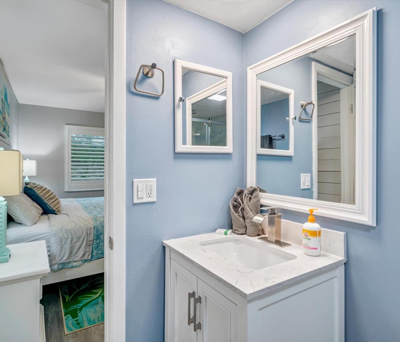 Updated Condo With Pool, Walk To Crescent Beach & Restaurants! Sarasota Exterior foto